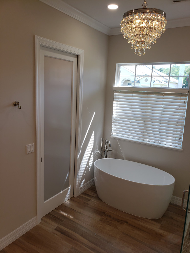 Home design - transitional home design idea in Miami
