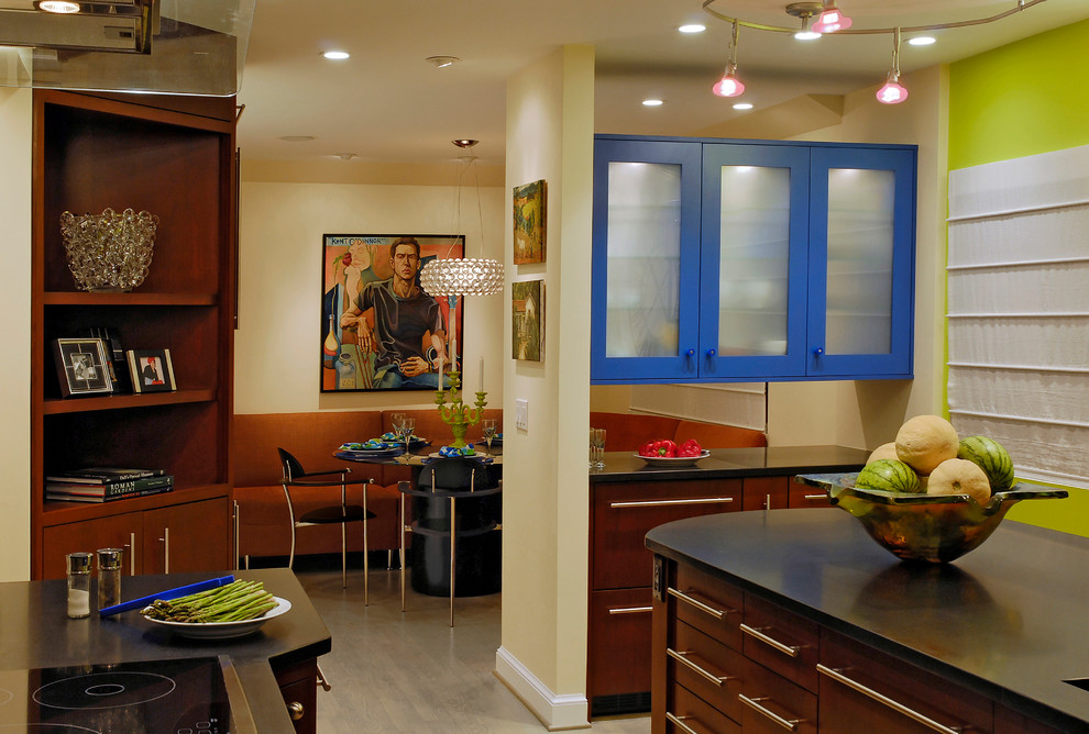 Example of a transitional kitchen design in DC Metro
