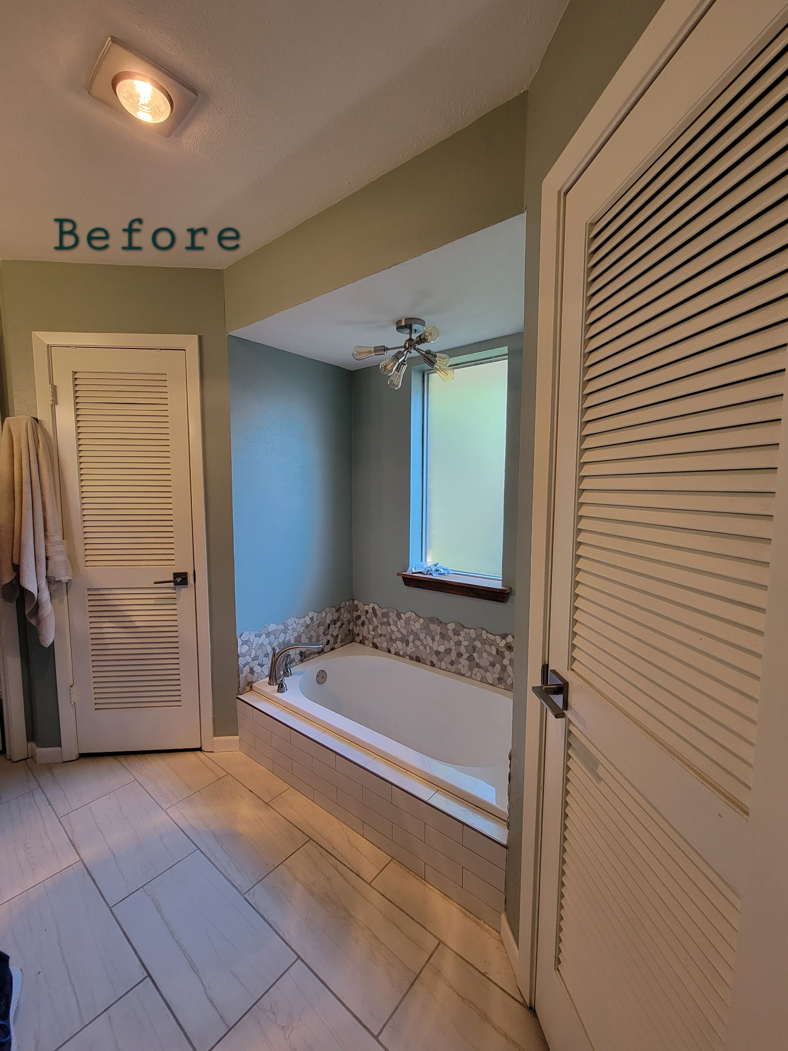 CONTEMPORARY MASTER BATHROOM WITH WALKING CLOSET