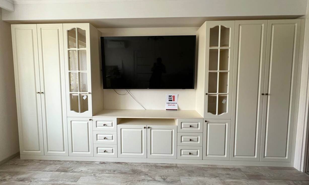 Шкаф в гостиную