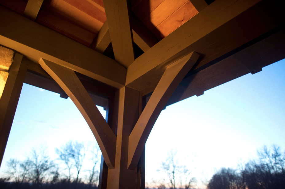 Example of a mountain style home design design in Minneapolis