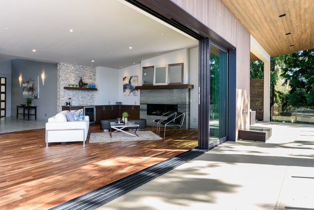 Kirkland Waterfront Residence contemporary