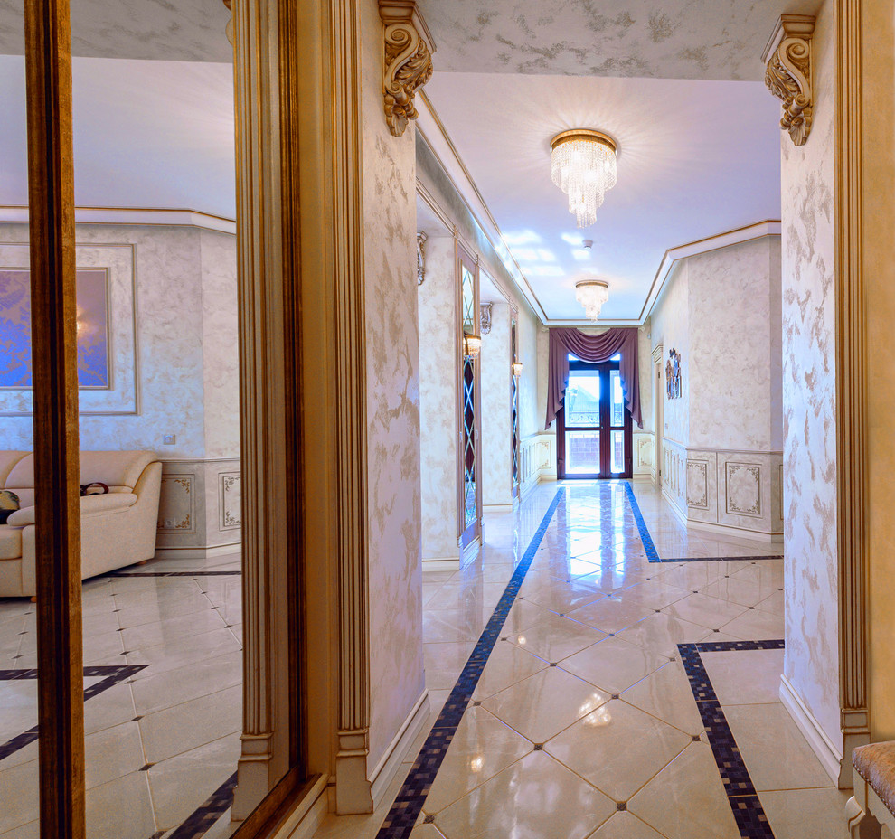 прихожая,холл в загородном доме