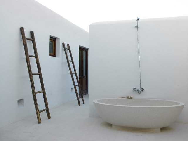 Es Canto coastal-bathroom