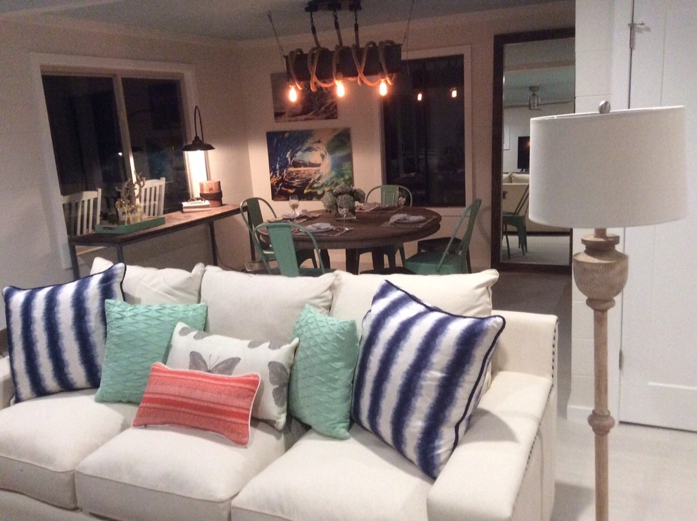 Transitional home design photo in Atlanta