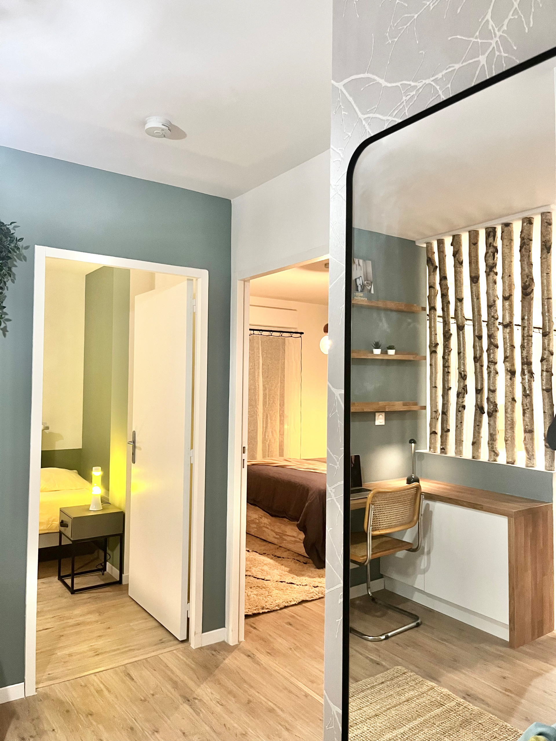 Vue sur les chambres depuis l'entrée