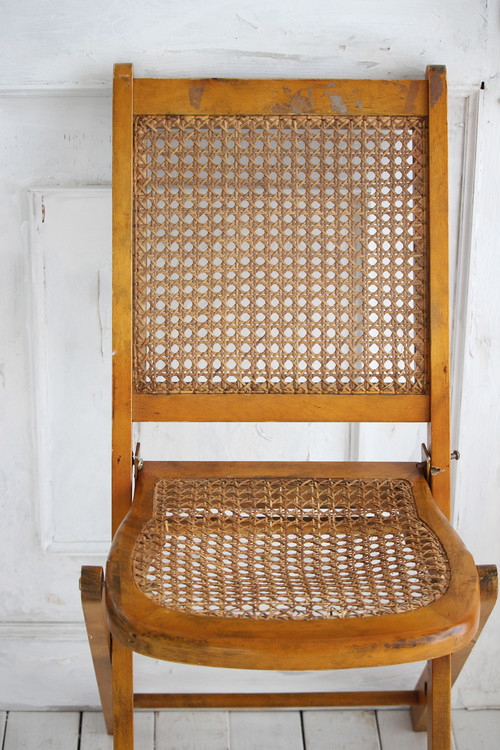 簡単DIY：シンプルな椅子をペイント＋αで、フレンチアンティーク風に
