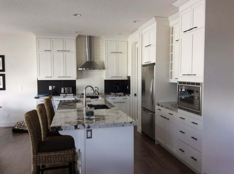 Inspiration for a transitional kitchen remodel in Calgary