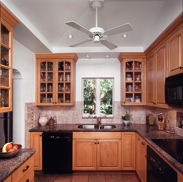Cozy Kitchen - Transitional - Kitchen - Tampa - by Strobel Design Build