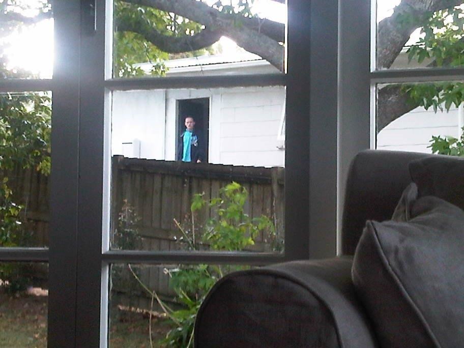 Neighbor imposes danger during crisis times