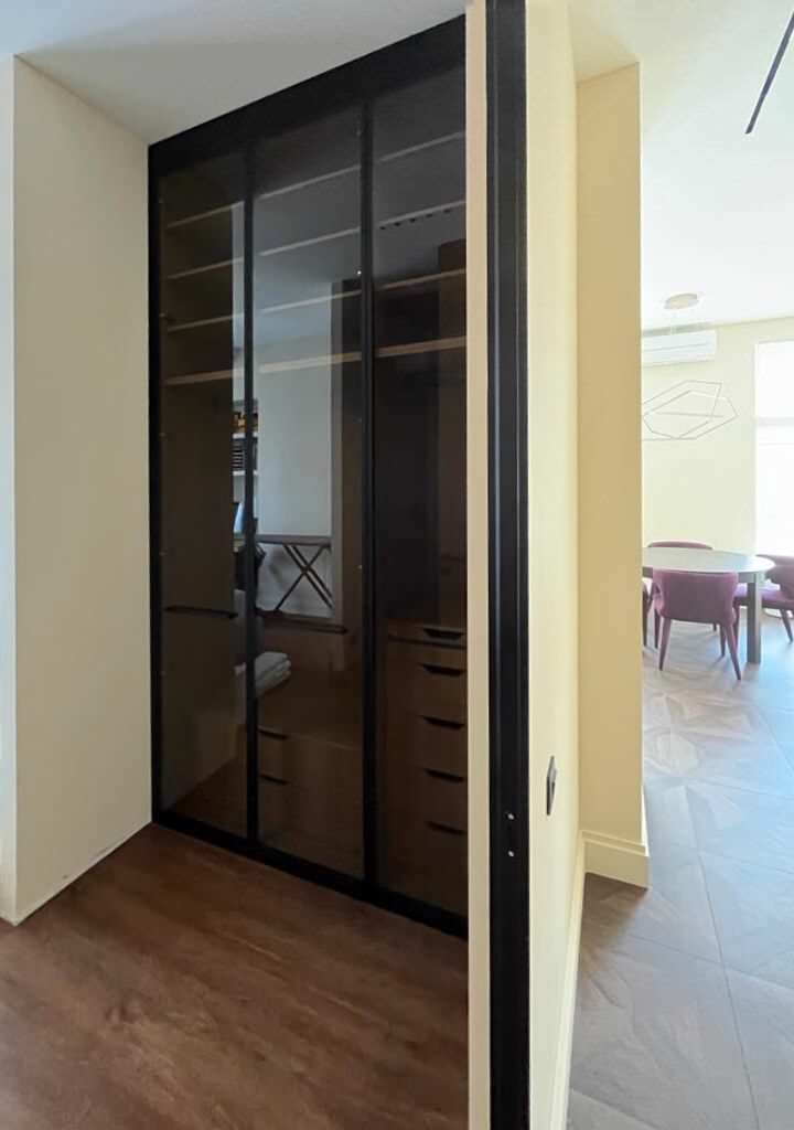 Двери из стекла