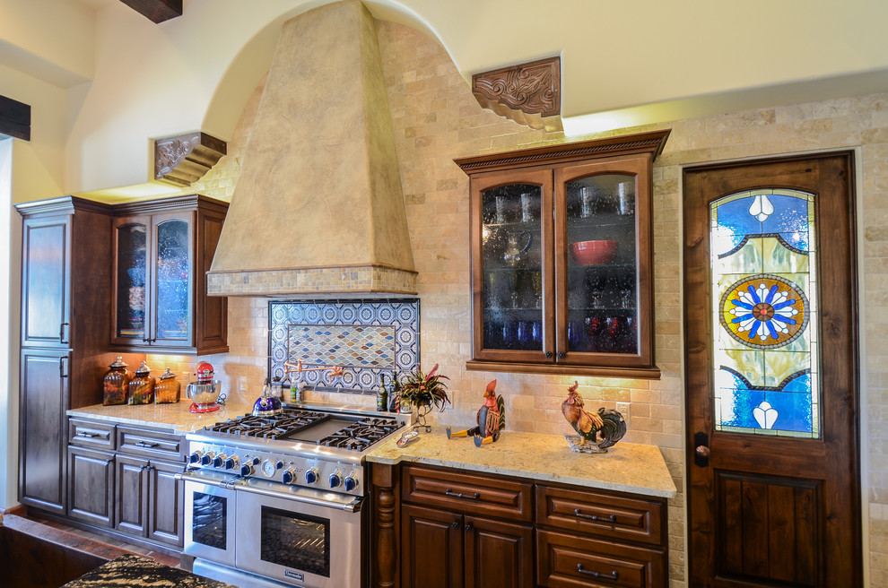 Kitchen - large rustic kitchen idea in Austin