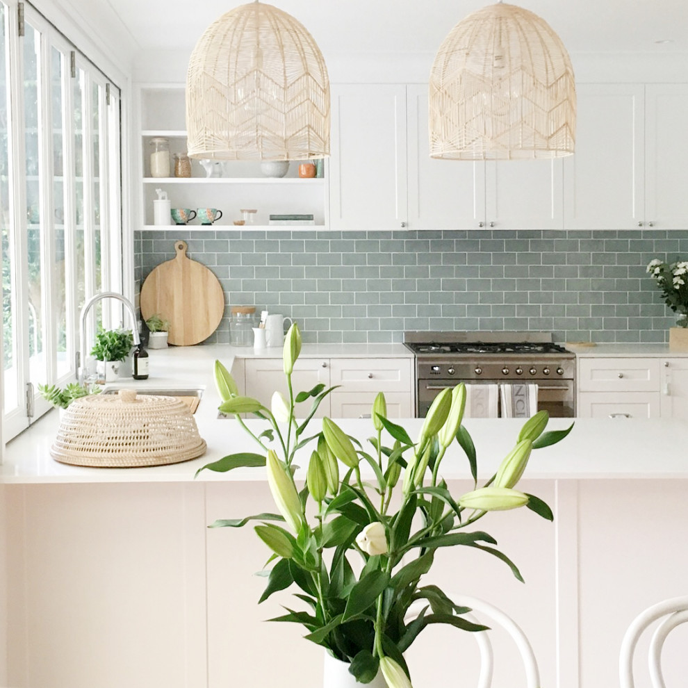 Inspiration for a scandinavian kitchen in Brisbane.
