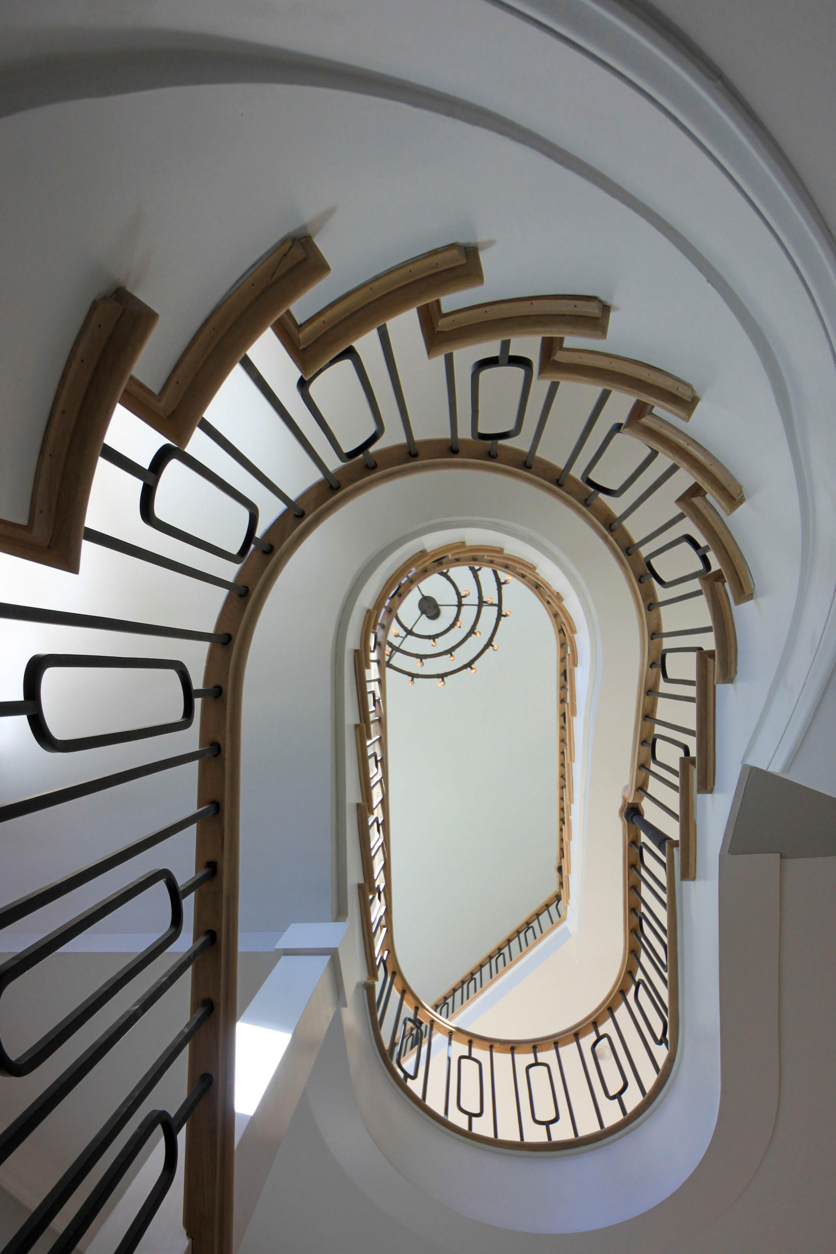 95_Remarkable and elegant floating elliptical staircase, McLean, VA 22101