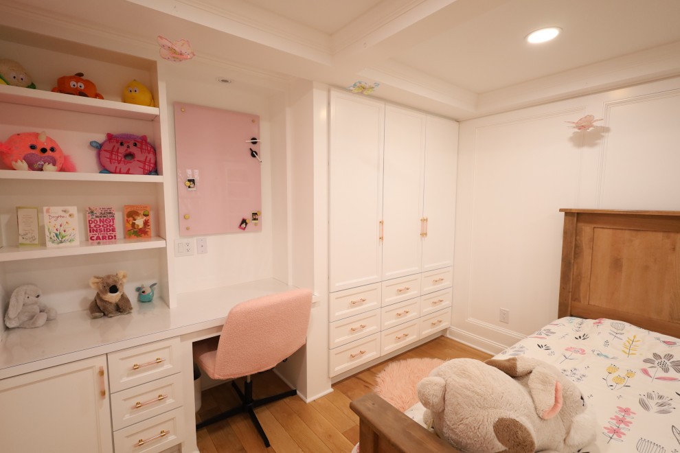 This is an example of a modern kids' bedroom in Cleveland.