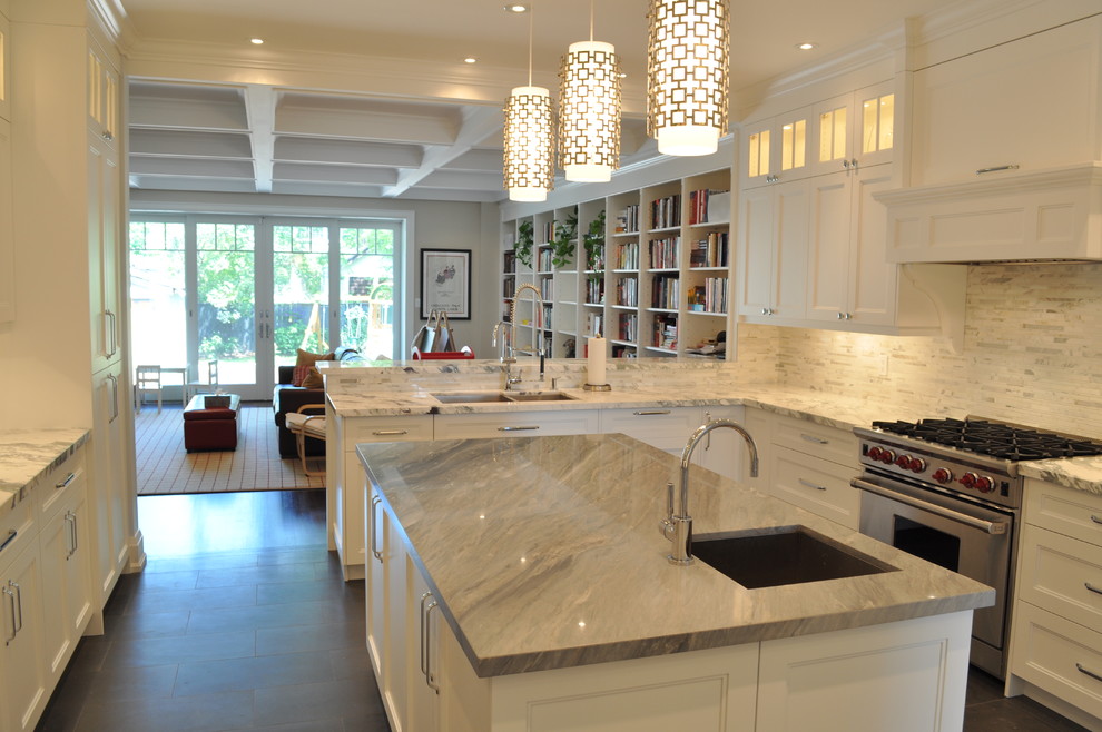 Transitional kitchen photo in Toronto