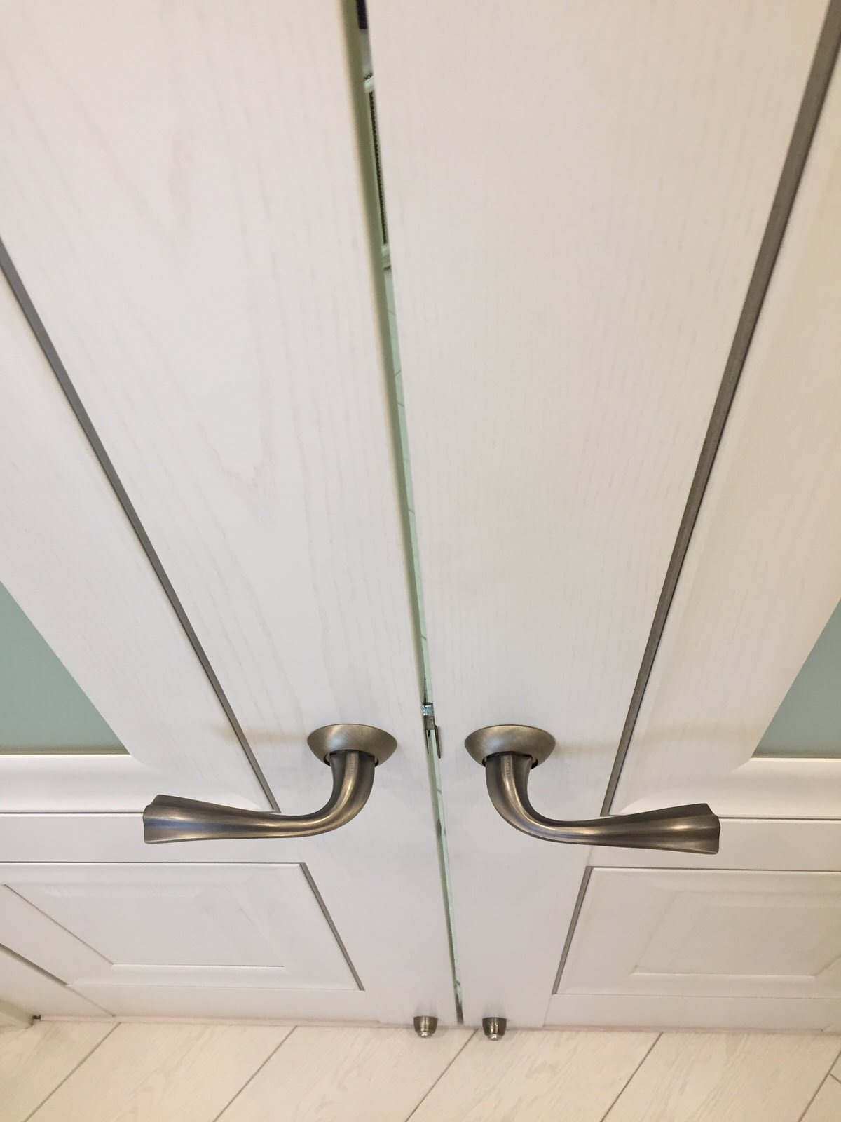 Квартира в светлых тонах с элементами классики