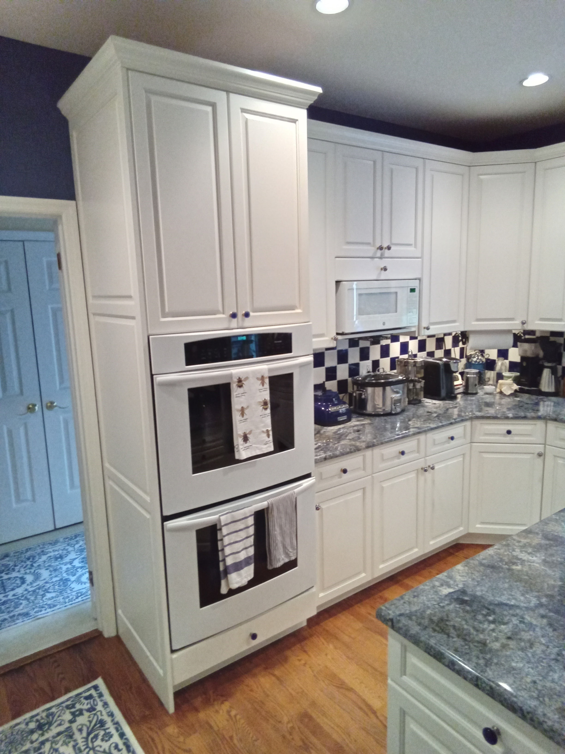 Custom Kitchen Cabinets