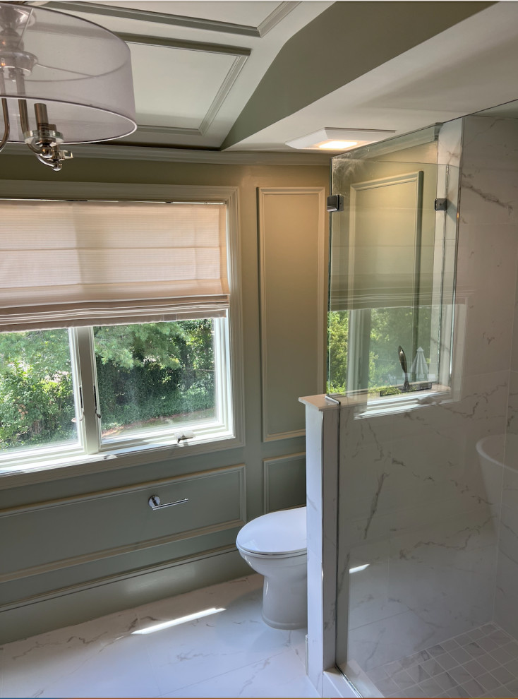Luxurious Classic Main Bathroom