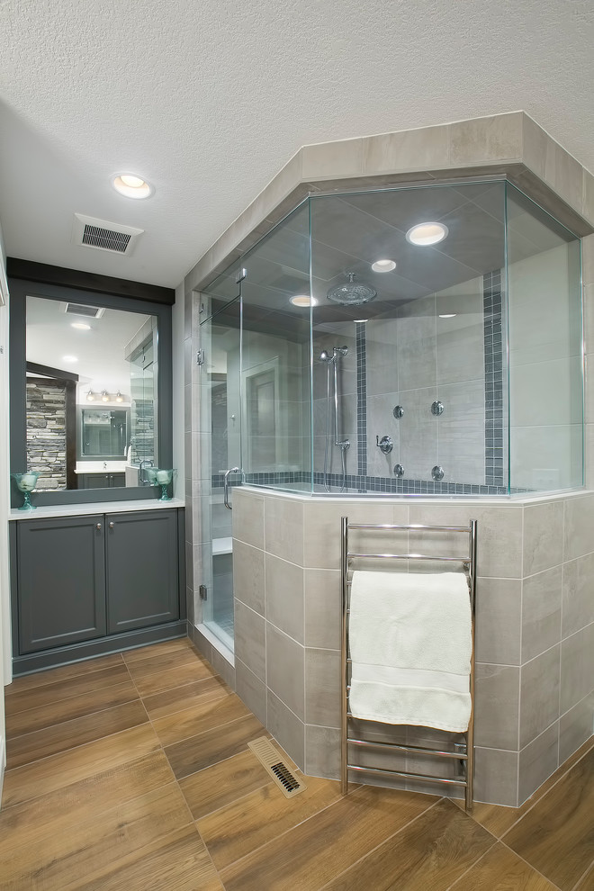 Inspiration for a transitional home design remodel in Minneapolis