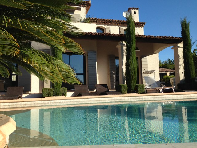 Maison proven&ccedil;ale BIOT costero-patio