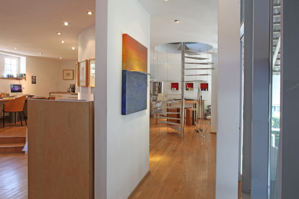 Mittelgroße Retro Treppe mit offenen Setzstufen in Sonstige