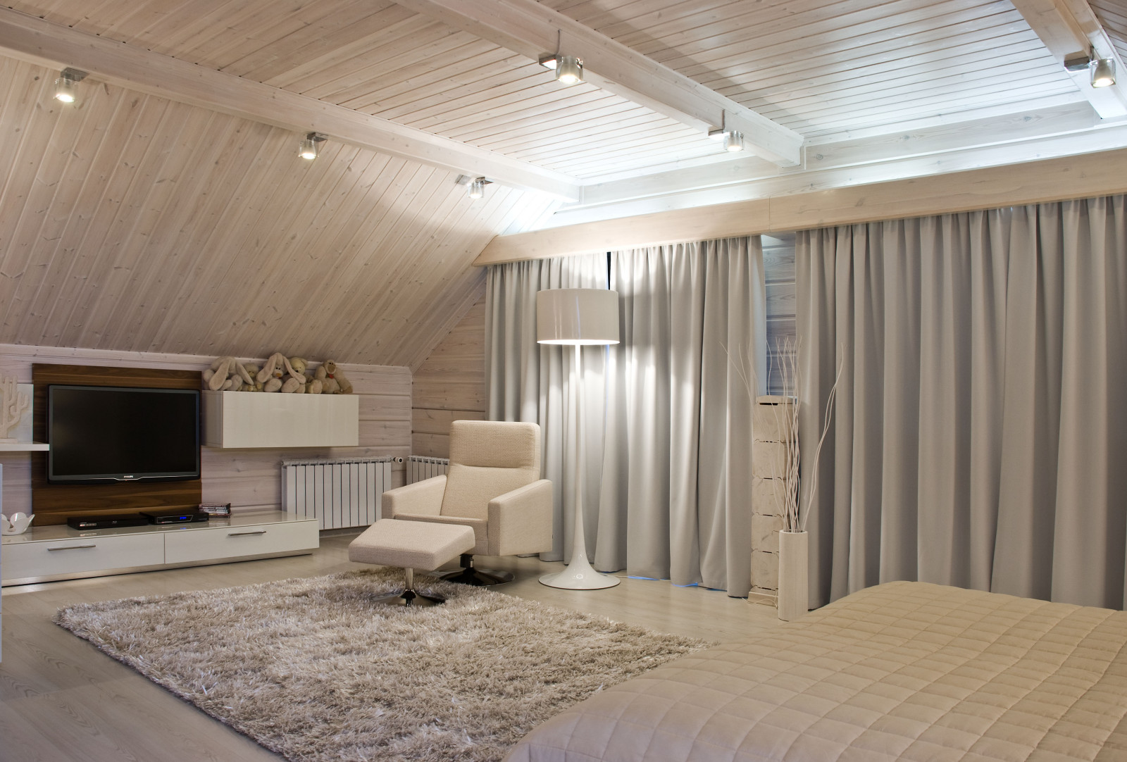 Деревянный коттедж " В зеркальном отражении"