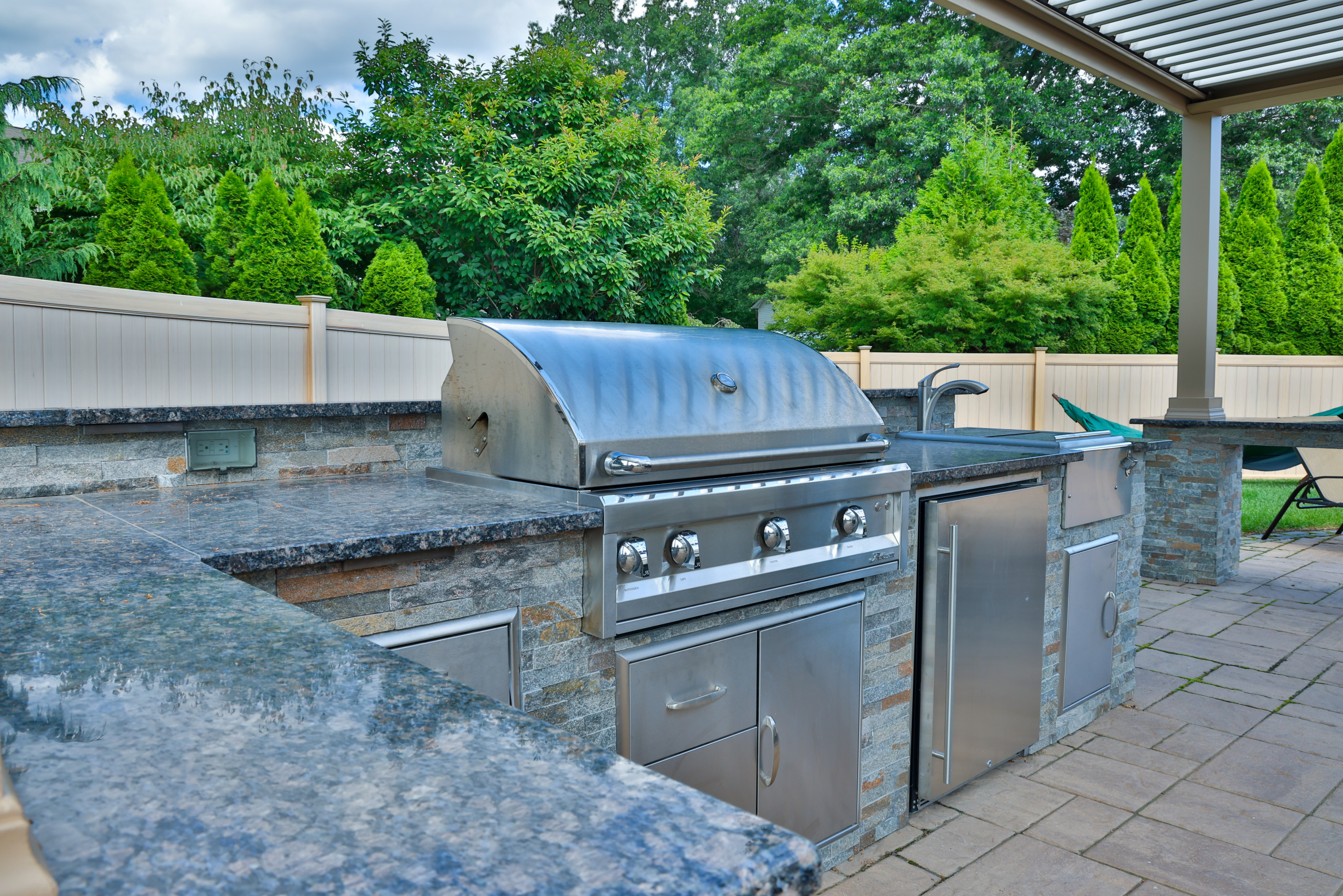 Outdoor Kitchen