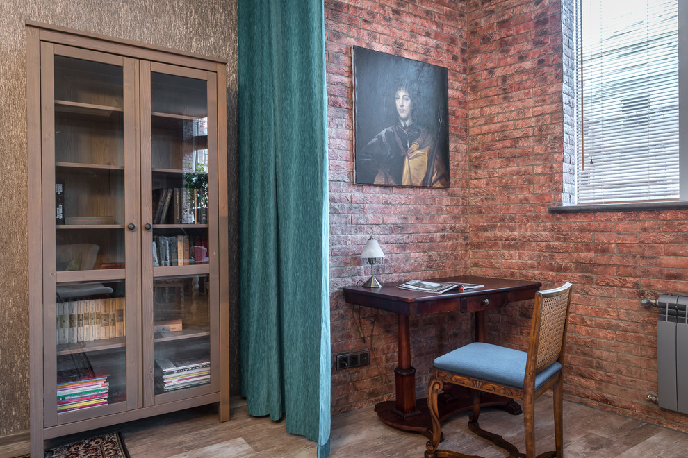 Apartment with Fusion Design and Vintage Furniture in St. Petersburg