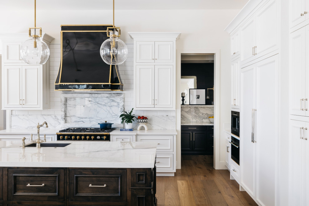 Example of a transitional kitchen design in Phoenix