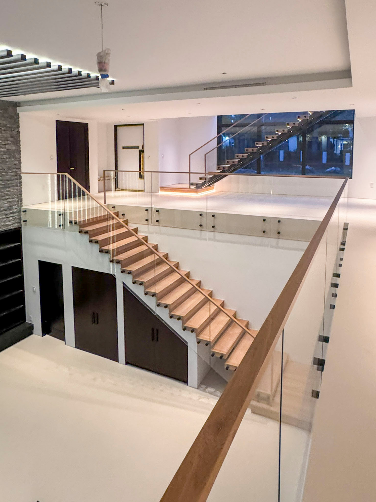 126_Visually Open and Light Contemporary Staircase, Mclean, VA 22102