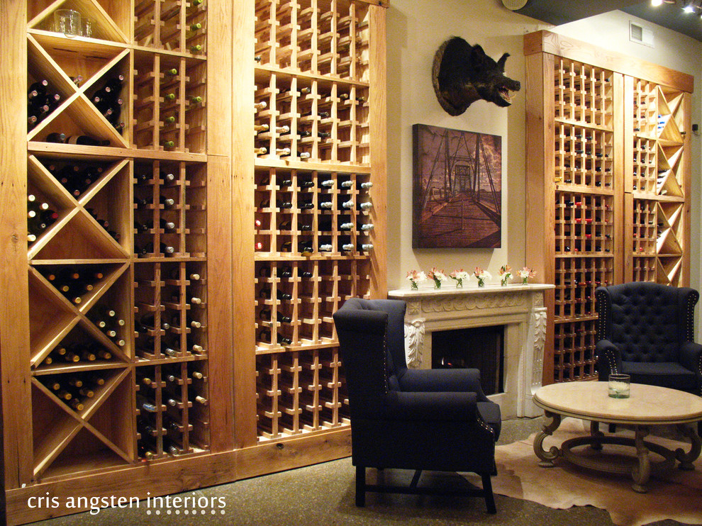 Wine cellar - traditional wine cellar idea in Atlanta