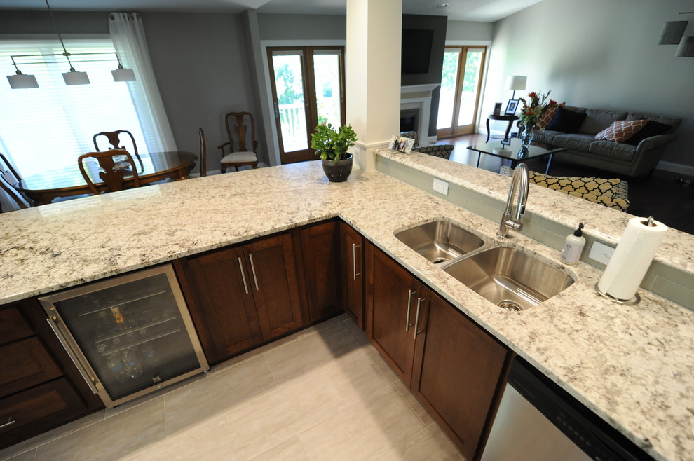 Inspiration for a transitional kitchen remodel in Chicago