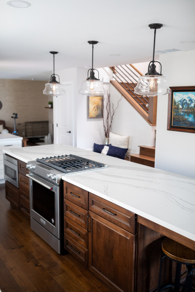 Example of a transitional kitchen design in Orange County