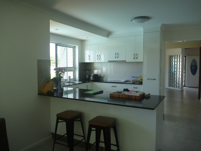 Complete Home Renovation, Mackay moderno-cocina