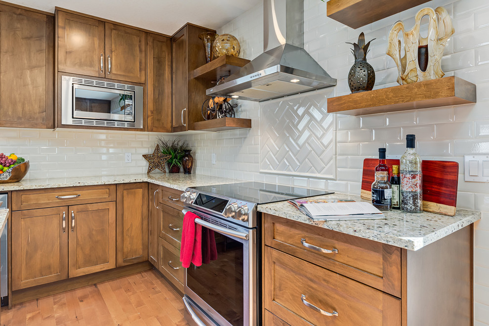 Kitchen - transitional kitchen idea in Calgary
