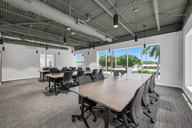 Commercial Work Space modern-arbeitszimmer