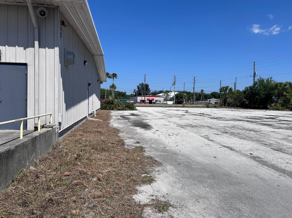 Commercial Landscape Clean- Up