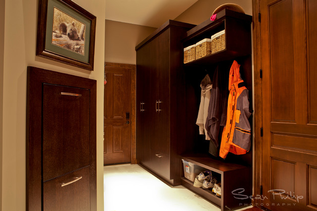 Westcoast Lake View Mudroom klassisk-entre