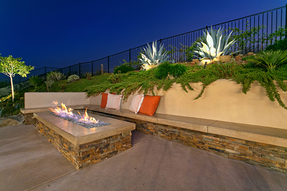 Inspiration for a transitional exterior in San Diego.