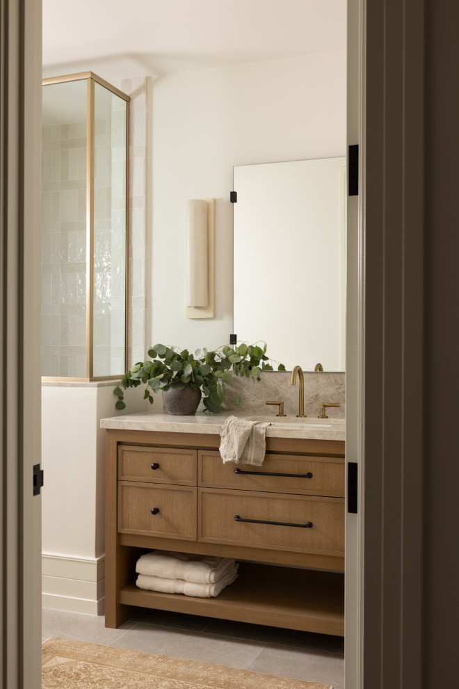 Inspiration for a transitional bathroom remodel in Orlando