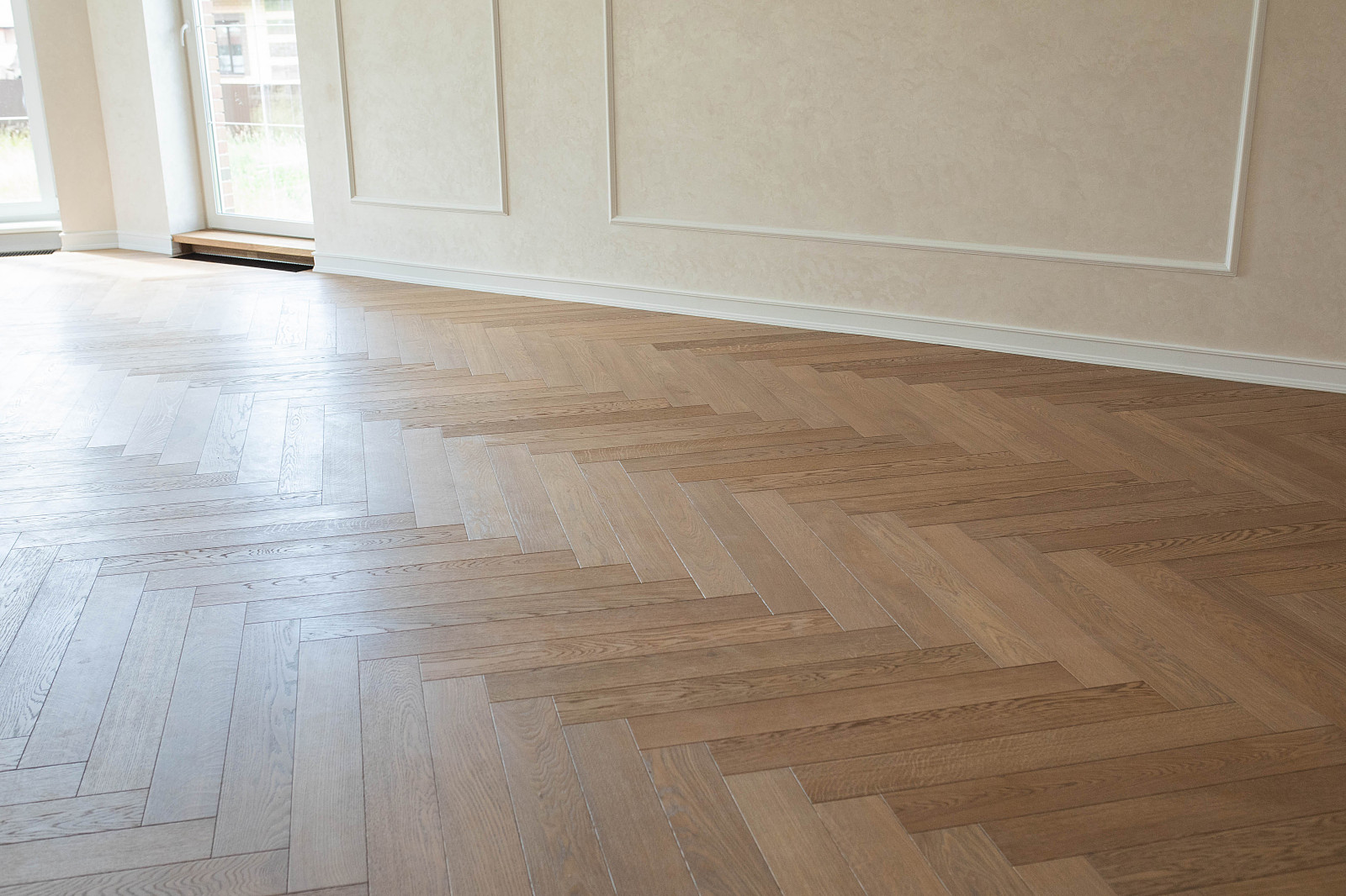 Венгерская ёлка, Дуб Натур 880 мм в частном доме Нагаево