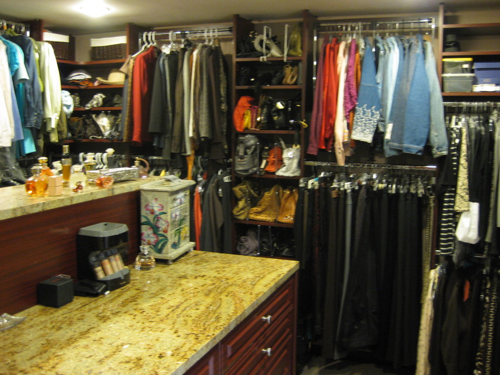 Traditional storage and wardrobe in Dallas.