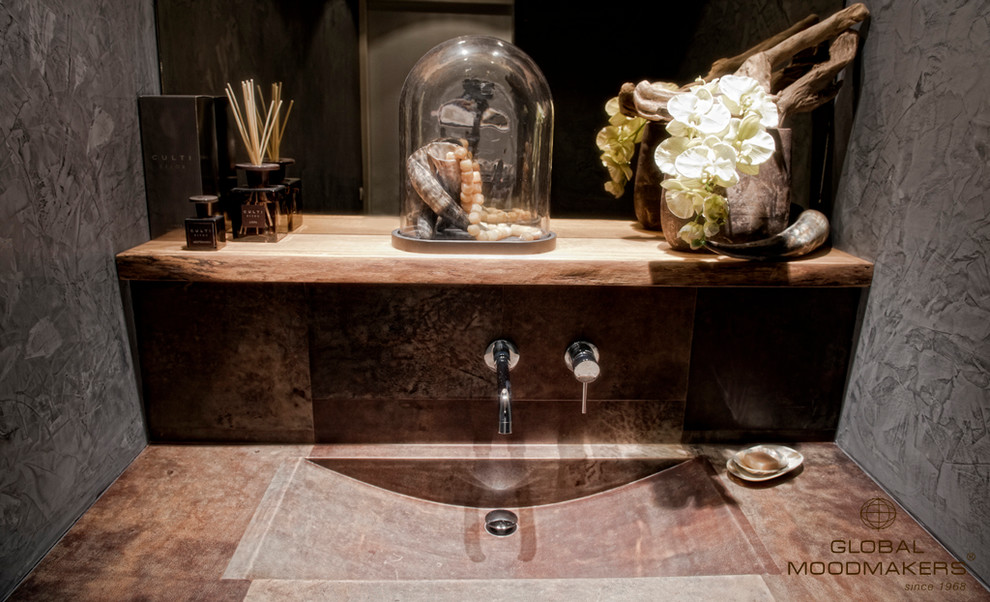 Кожаный душ и раковина