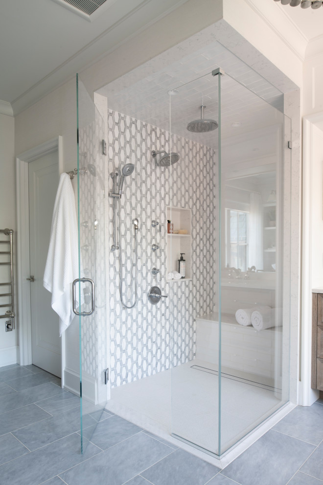 Example of a transitional bathroom design in Minneapolis