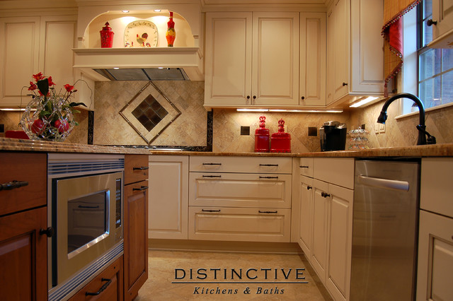 Custom Banquette Kitchen transitional-kitchen