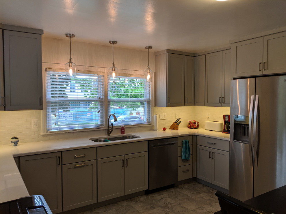 Kitchen - transitional kitchen idea
