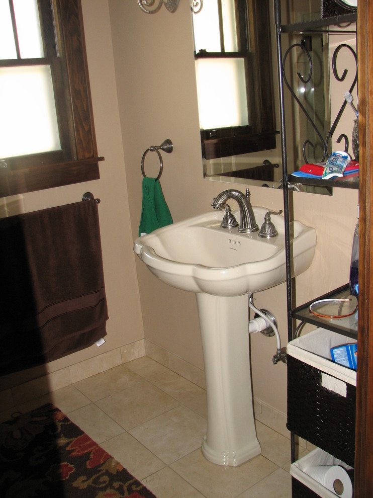 Wallpaper Install: Bathroom