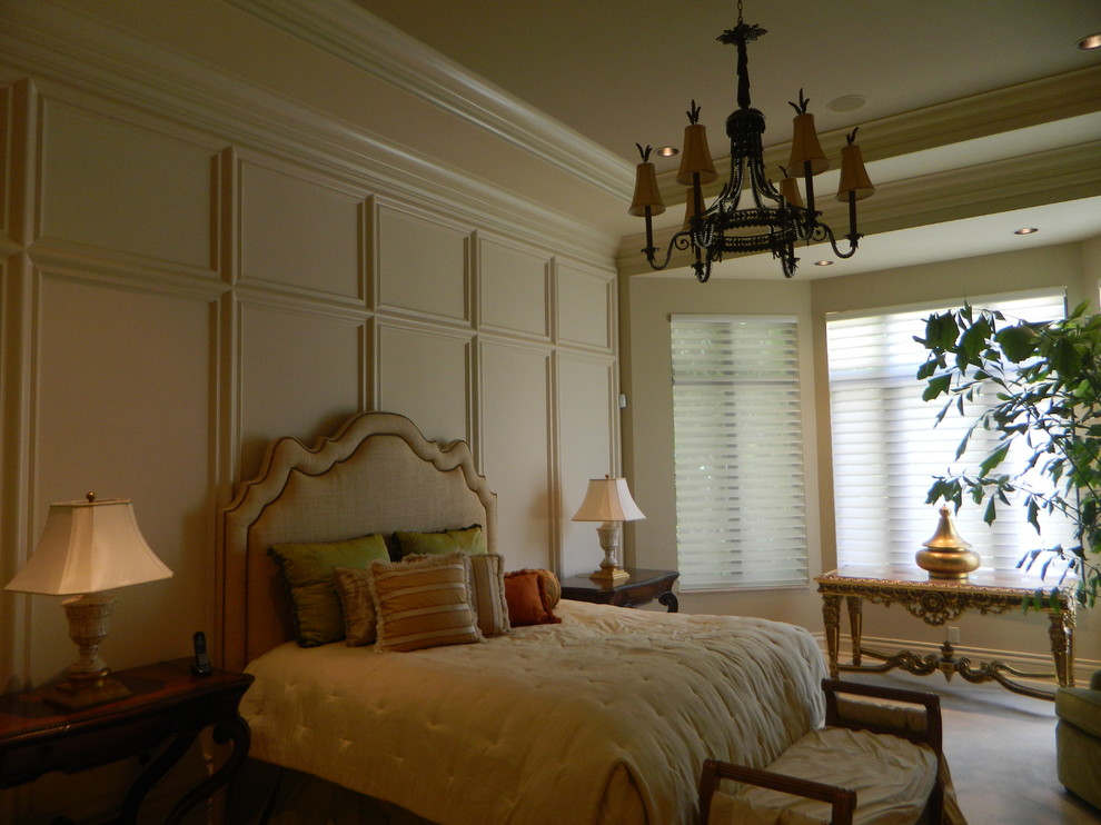 Photo of a traditional bedroom in Miami.