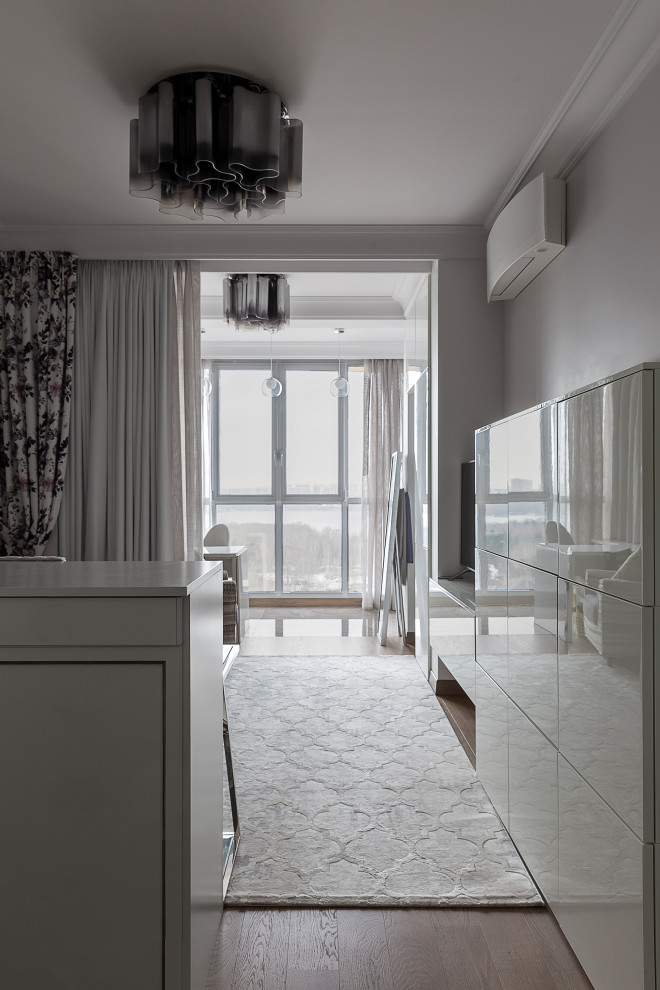 Спальня с ванной комнатой. Неоклассика на живописной.